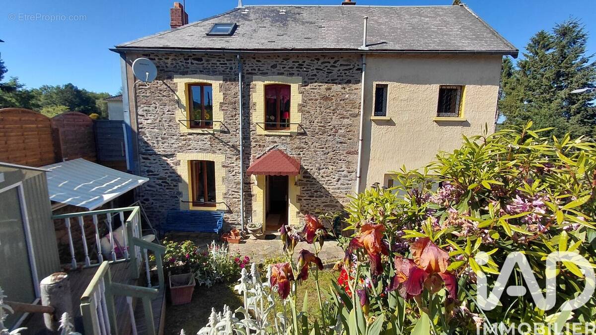 Photo 1 - Maison à LAURIERE