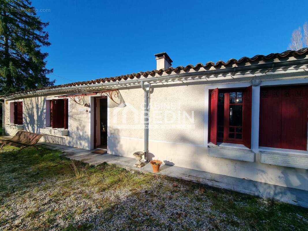 Maison à SAINT-MORILLON