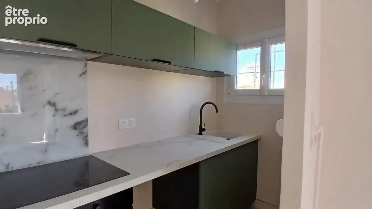 Appartement entièrement rénové à distance à pied de la mer. - photo 8