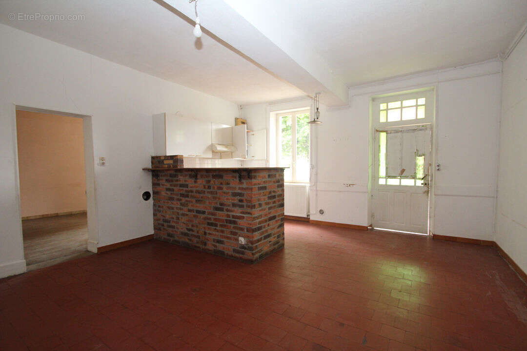 Maison à LUCENAY-LES-AIX