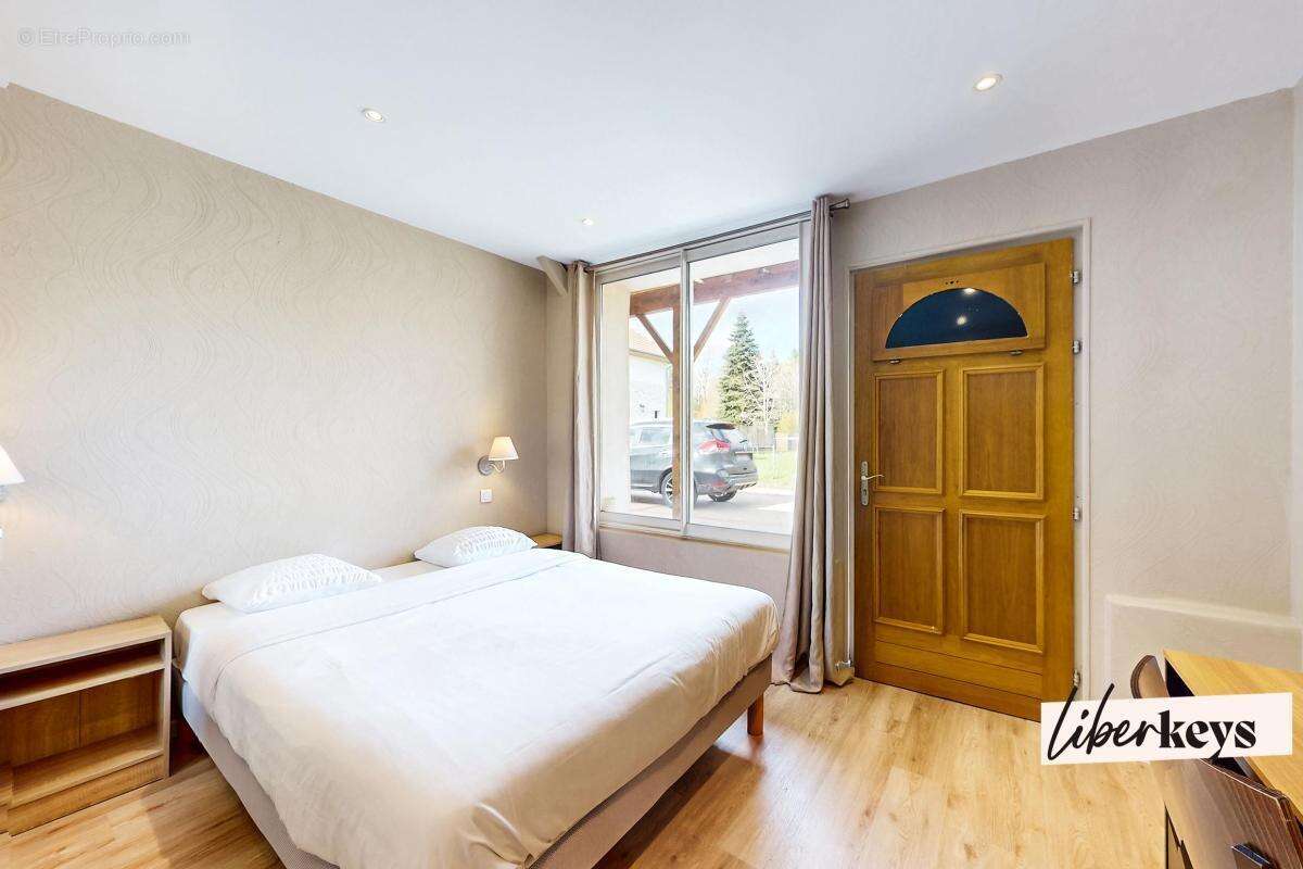 Maison à SAINT-LEGER-EN-YVELINES