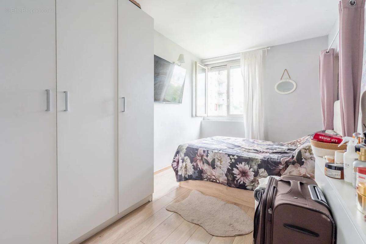 Appartement à ROSNY-SOUS-BOIS