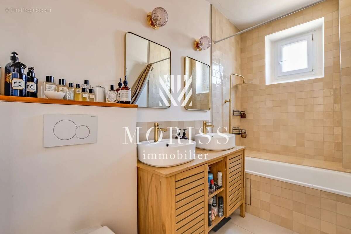 Appartement à PARIS-9E