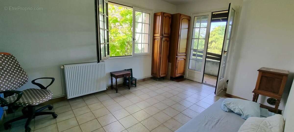 Ensemble immobilier maison de 265 m² hab avec dépendances  sur  1 Ha - photo 13