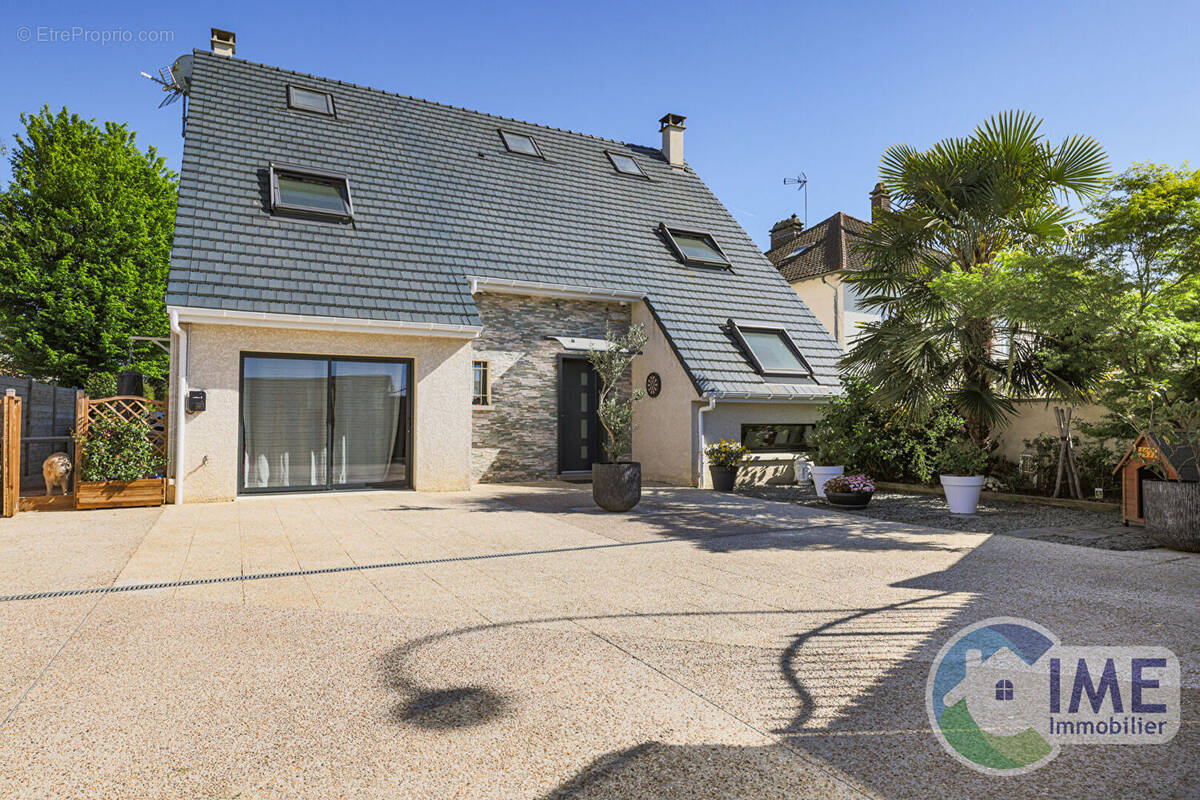 Maison à BALLAINVILLIERS