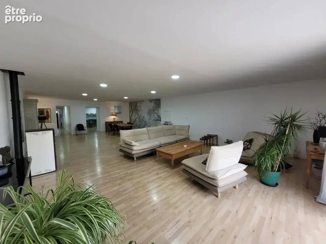 Maison de 5 pièces de 220 m² à Les Portes du Coglais - photo 2