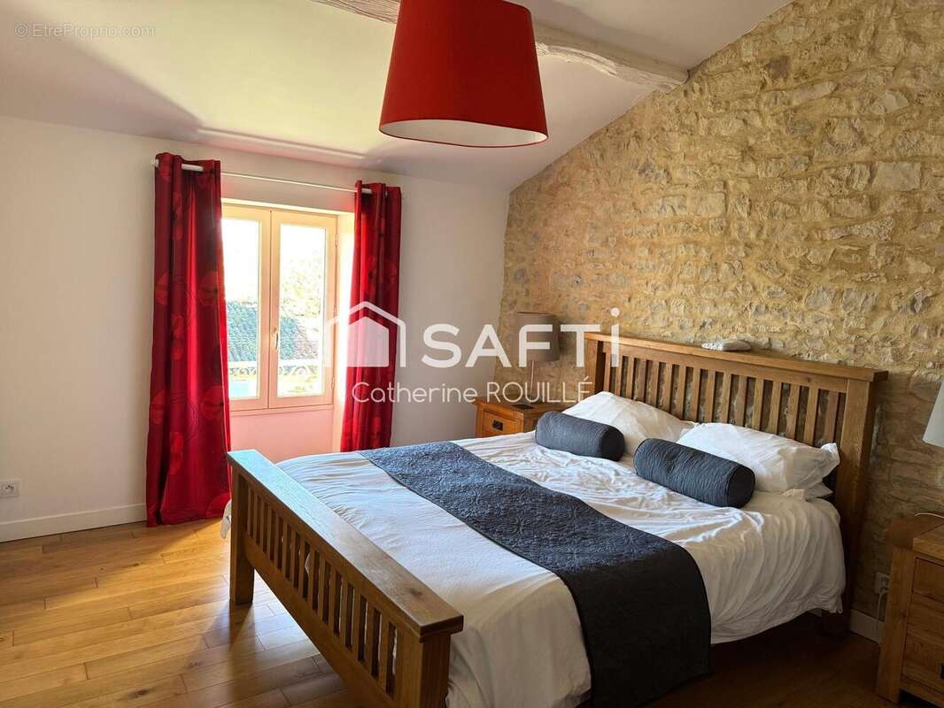 Photo 9 - Maison à SAINT-CHRISTOPHE-SUR-ROC