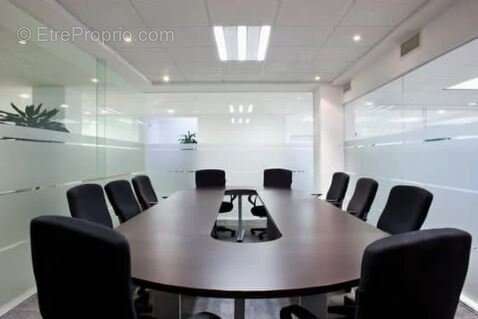 Commerce à CHALLES-LES-EAUX