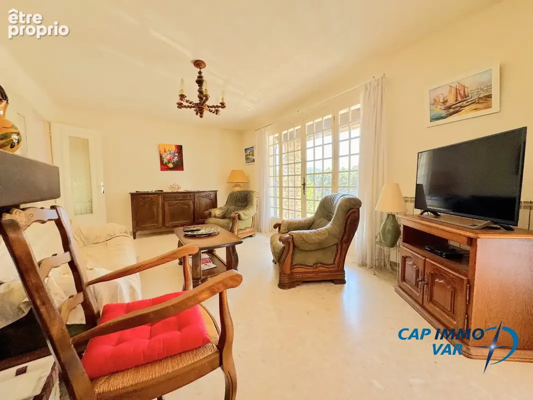 Maison 5 pièces 145 m² à vendre à Le Beausset (83330) - photo 6