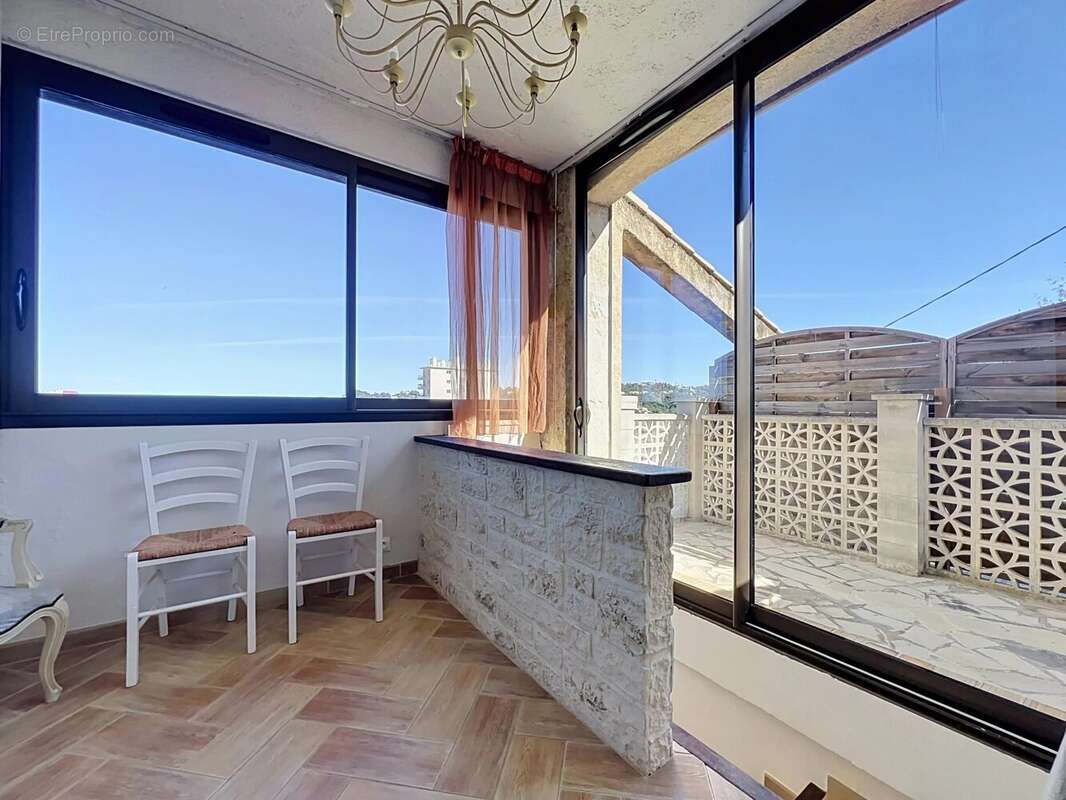 Appartement à VALLAURIS