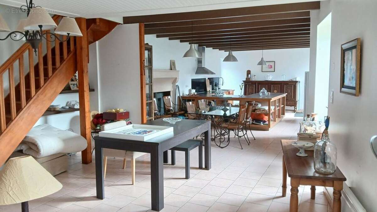 Maison à CHAMPAGNE-MOUTON