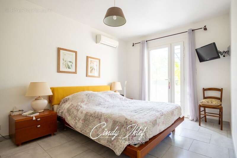 Maison à CHATEAUNEUF-LES-MARTIGUES