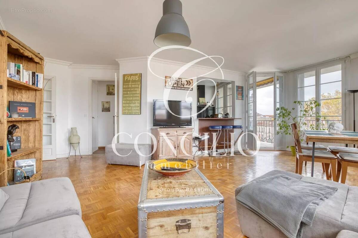 Appartement à LA GARENNE-COLOMBES