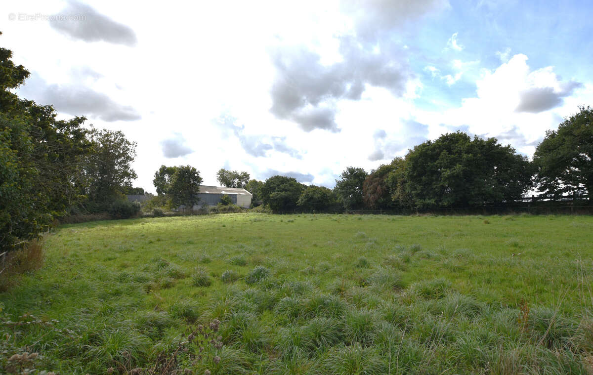 Maison à PLOUGOURVEST