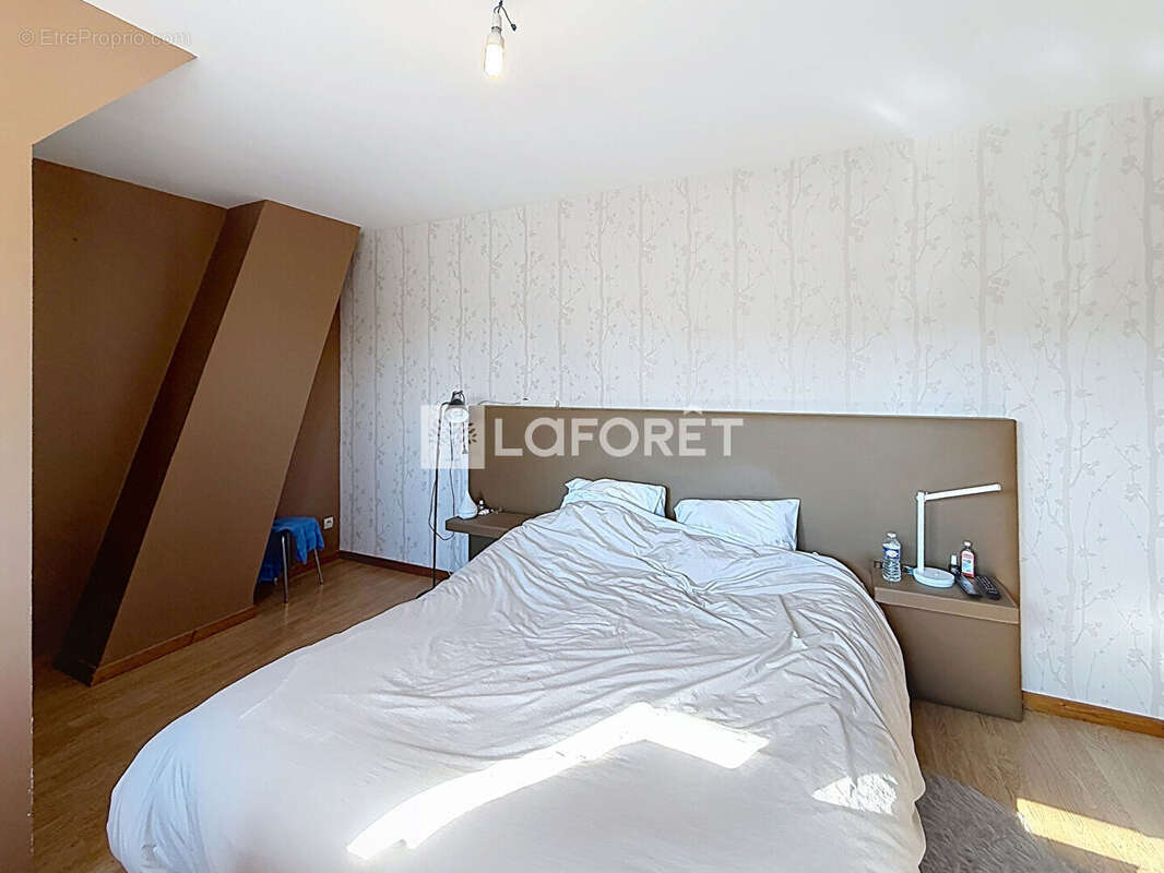 Maison à SAINT-ETIENNE-DU-ROUVRAY