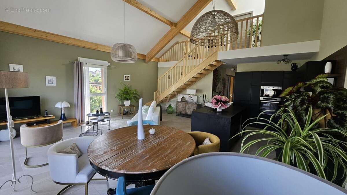 Appartement à GILLY-SUR-ISERE