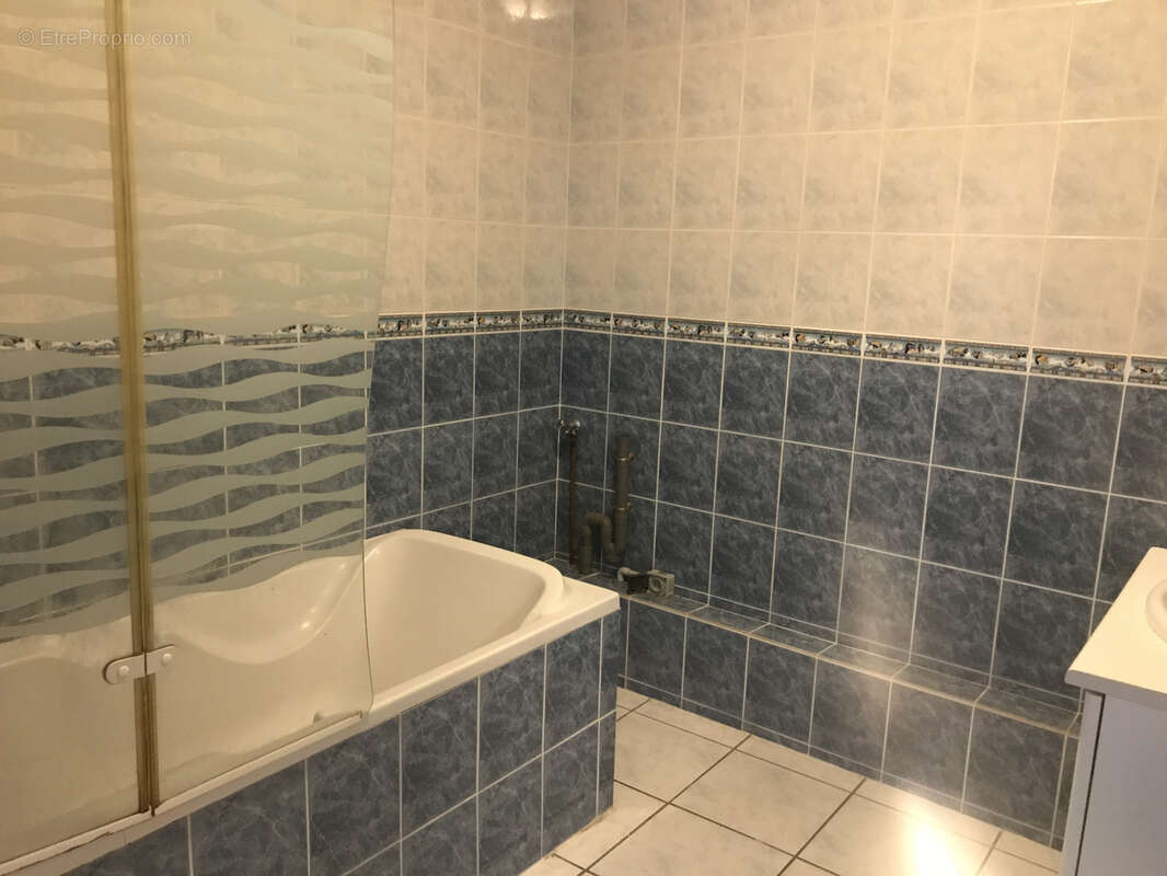 Appartement à LESPINASSE