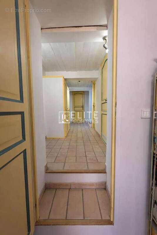 Grasse : Maison de Maître avec Potentiel Constructible Majeur ! - photo 25