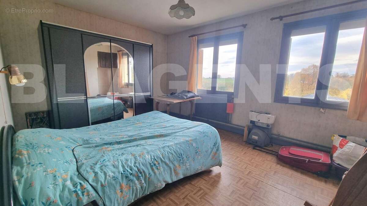 04c55644-ba7d-4767-97bb-ad6d0f34c07f - Maison à SEDAN