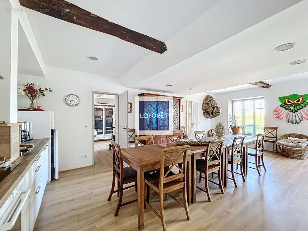 Maison à MONTLIEU-LA-GARDE