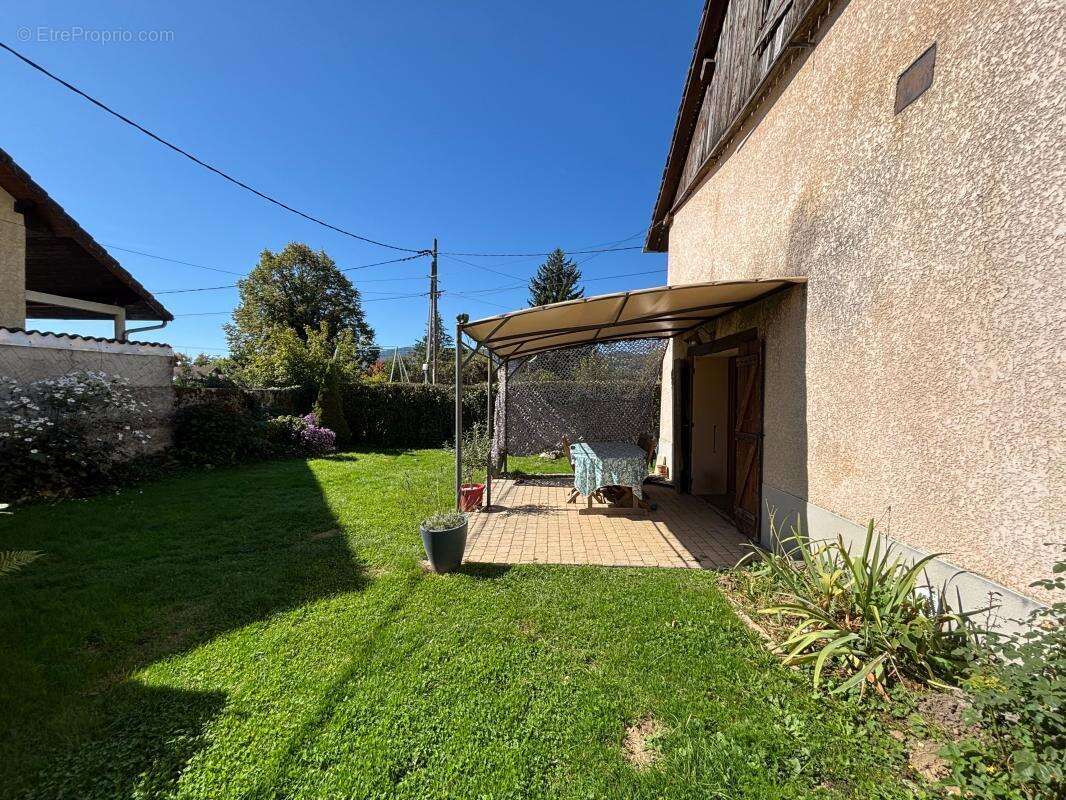 Maison à ENTRE-DEUX-GUIERS