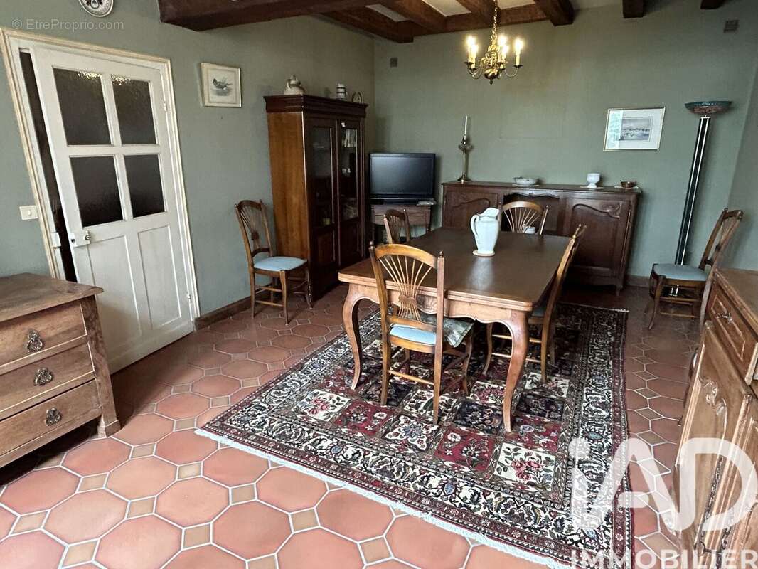 Maison 215 m² à Turquant  - photo 2