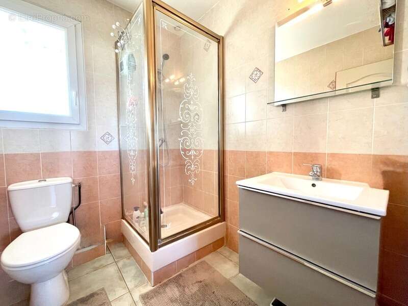 Maison à SAINT-LAURENT-D'AIGOUZE