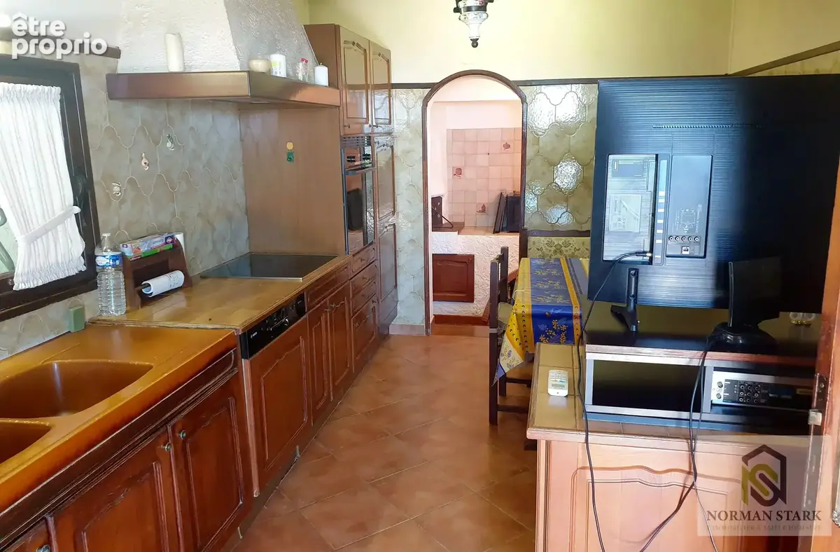 Villa 7 pièces à Aspremont avec vue mer jusqu’au Cap d’Antibes, terrain 2 850 m², au calme, à 20 min de Nice – beau potentiel de - photo 9