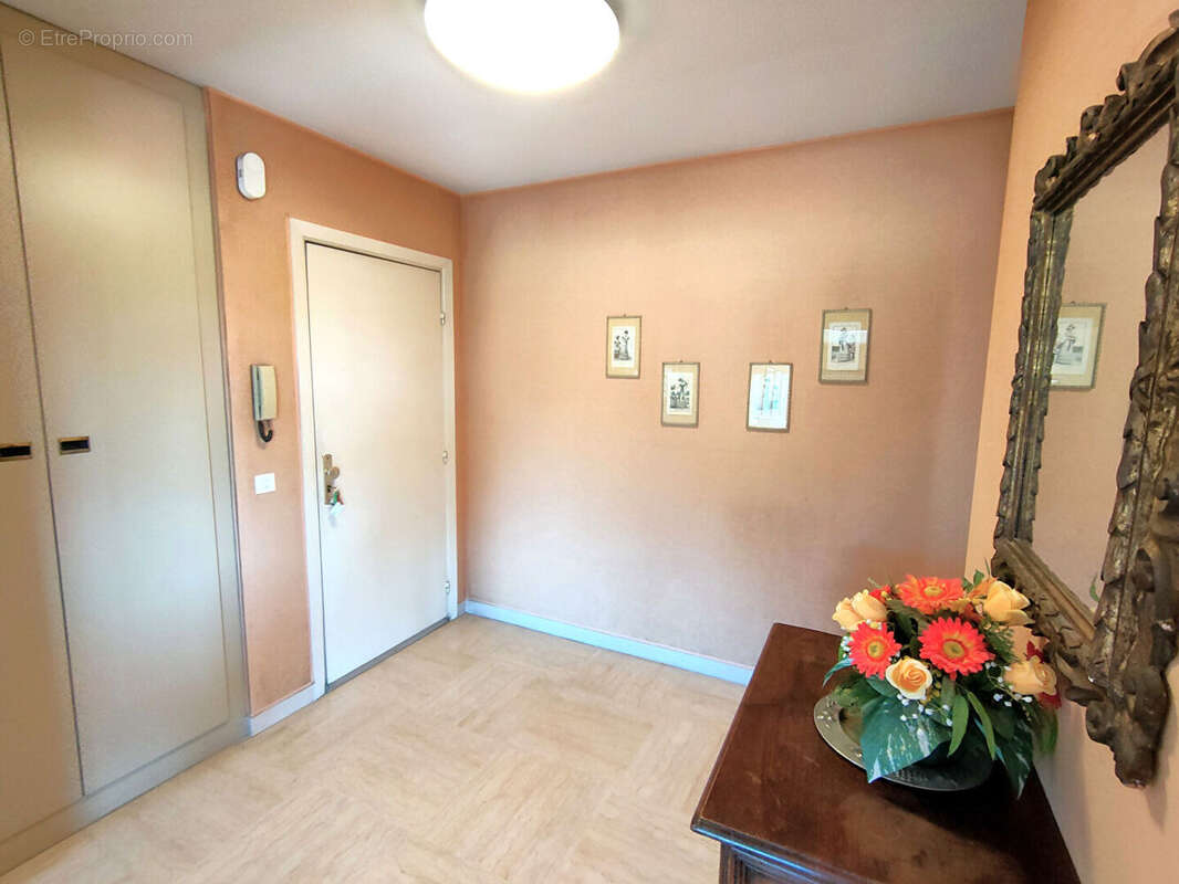 Appartement à MANDELIEU-LA-NAPOULE