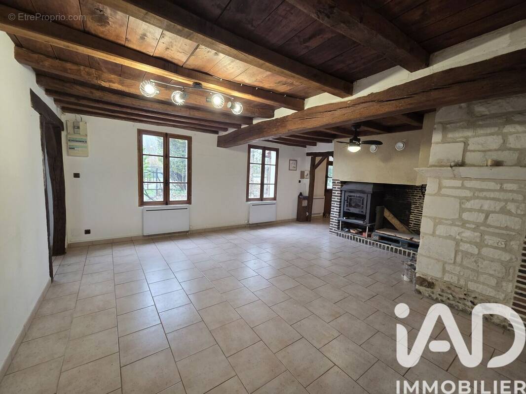 Maison 161 m² à Rilly-Sainte-Syre  - photo 1