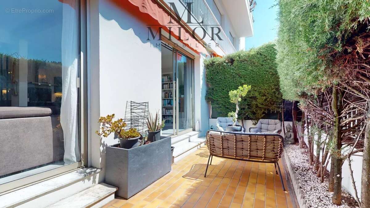 3 pieces - 2 terrasses - parking - parfait etat - photo 8