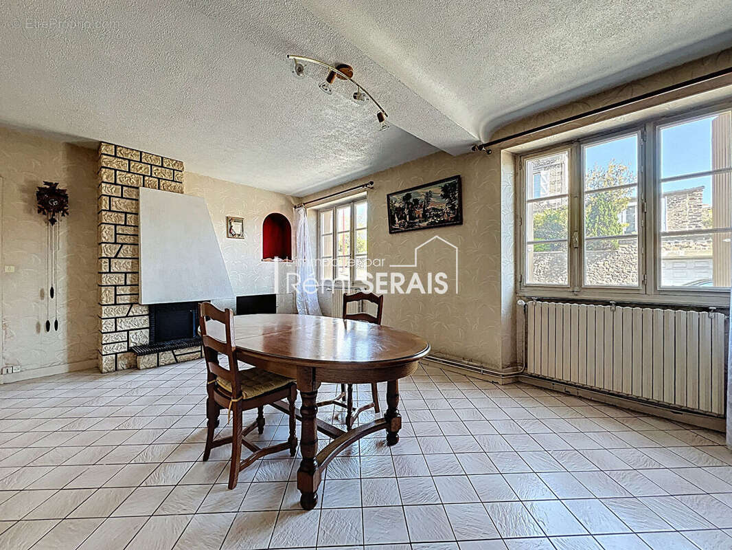 Maison à CONDE-SUR-NOIREAU