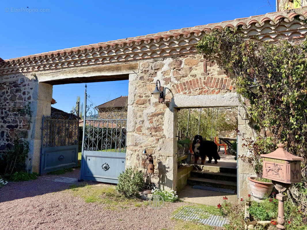 Maison à SAINT-JEAN-SAINT-MAURICE-SUR-LOIRE