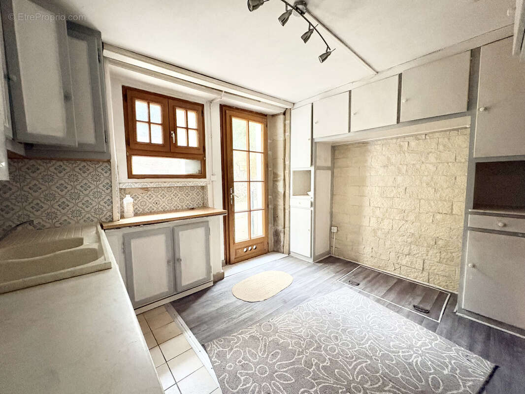 Maison à TERRASSON-LAVILLEDIEU