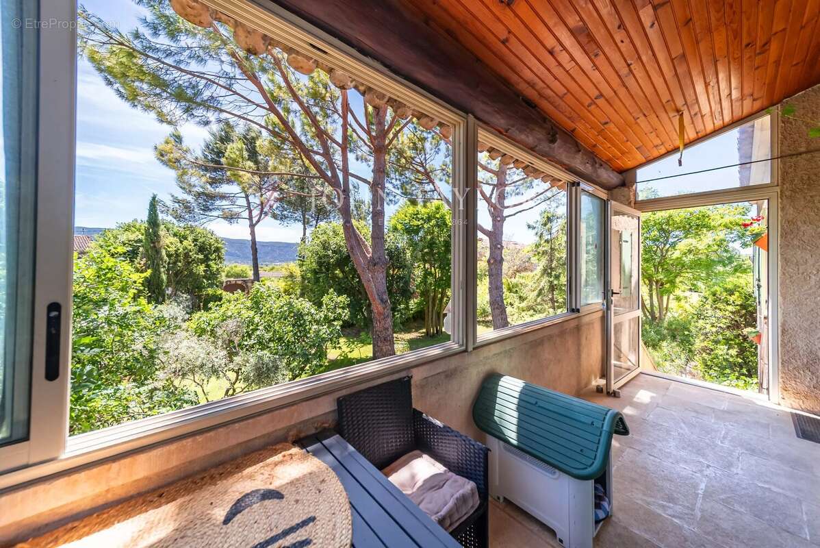 Maison à rénover avec vue sur le Luberon - GORDES - Potentiel exceptionnel - photo 5
