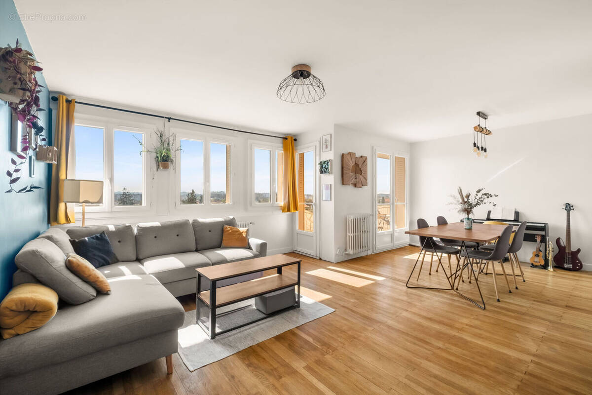 Photo 1 - Appartement à MEYZIEU