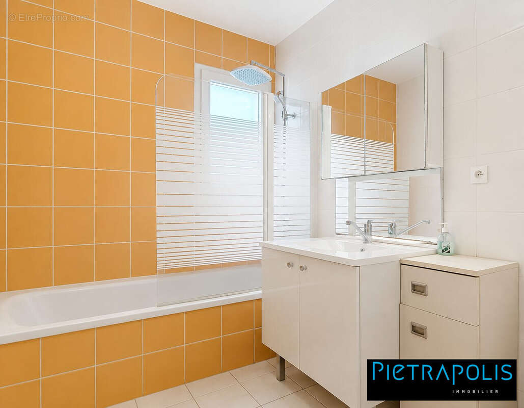 Maison 100 m² à Sainte-Euphemie  - photo 9