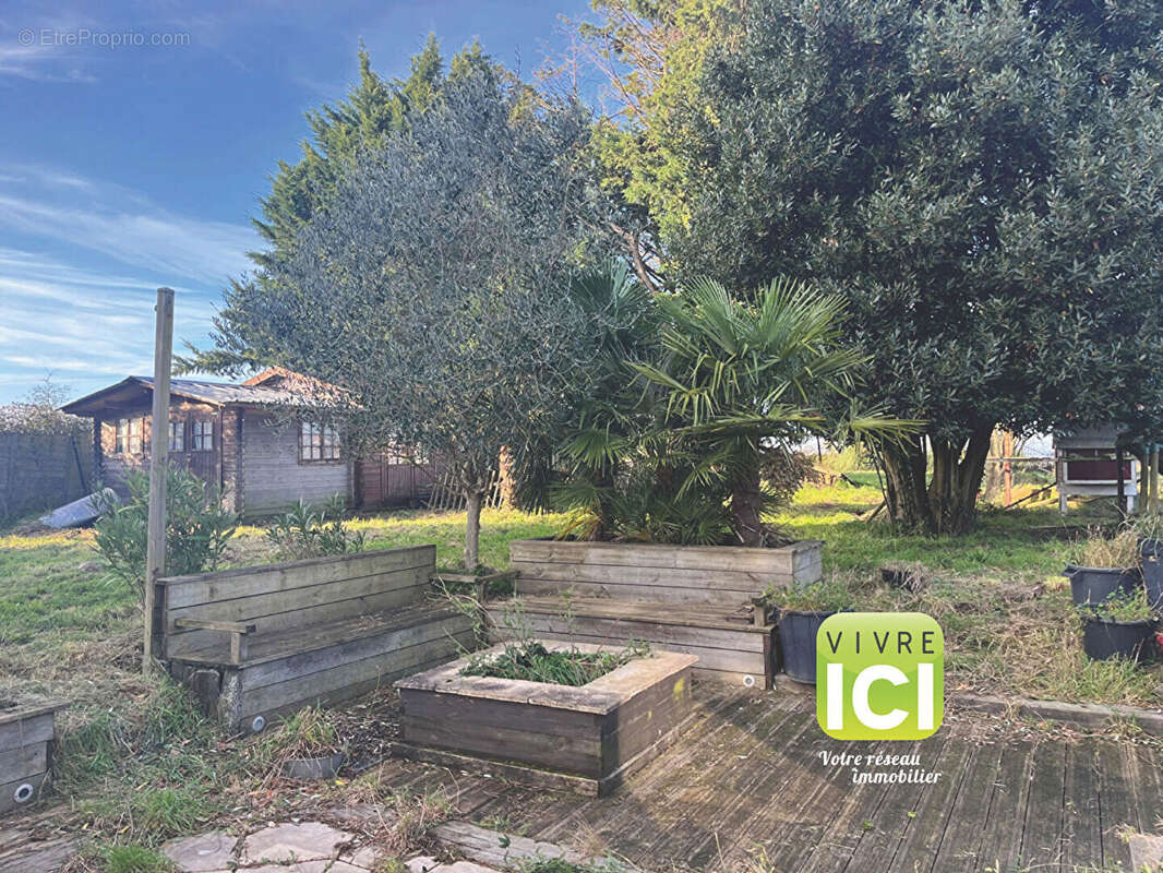 Maison à LA CHAPELLE-BASSE-MER