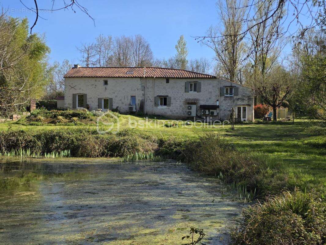 Maison à SAINT-PIERRE-DE-CLAIRAC