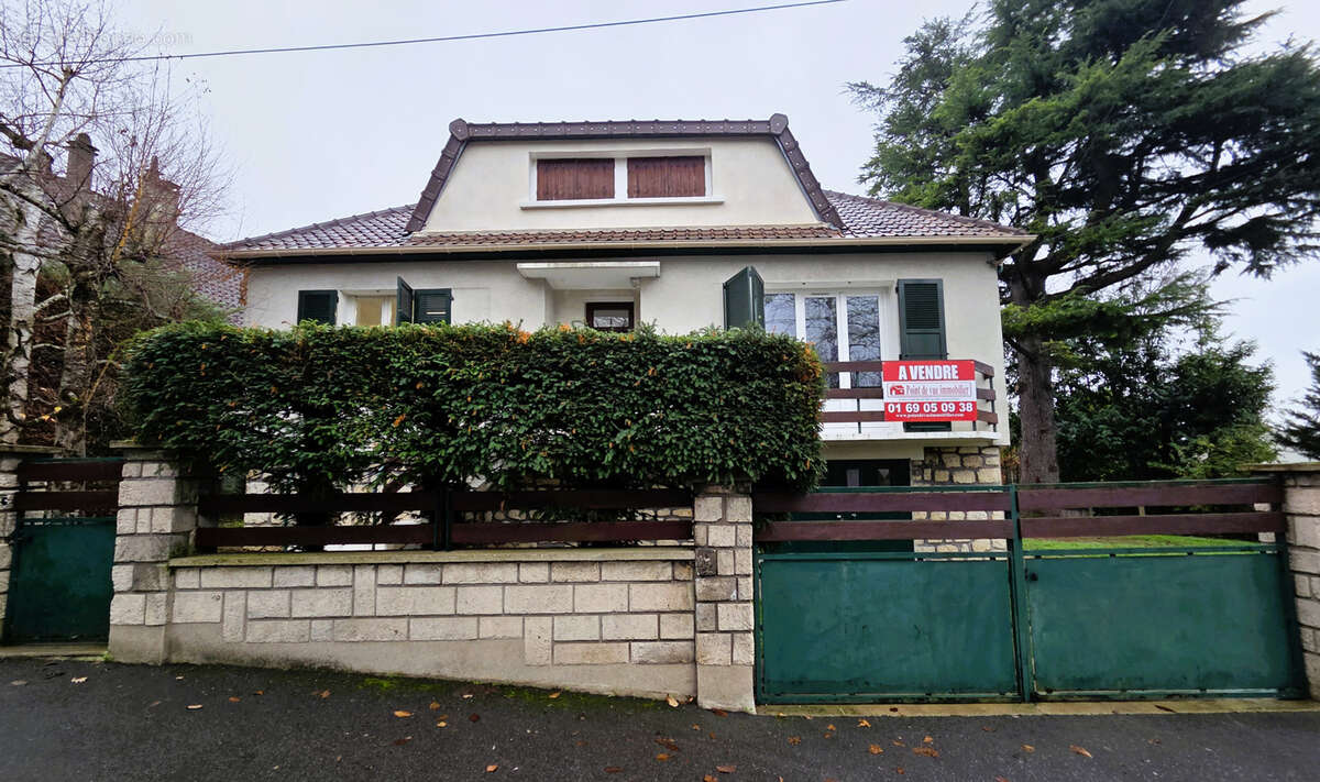 Maison à SAVIGNY-SUR-ORGE