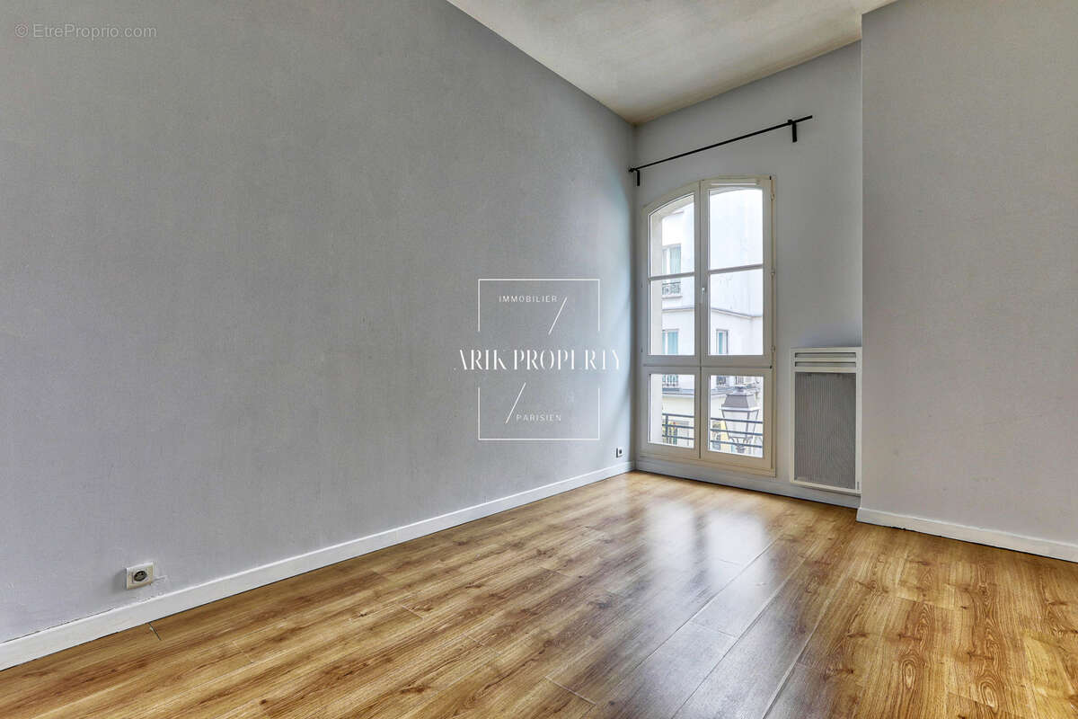 Appartement à PARIS-2E