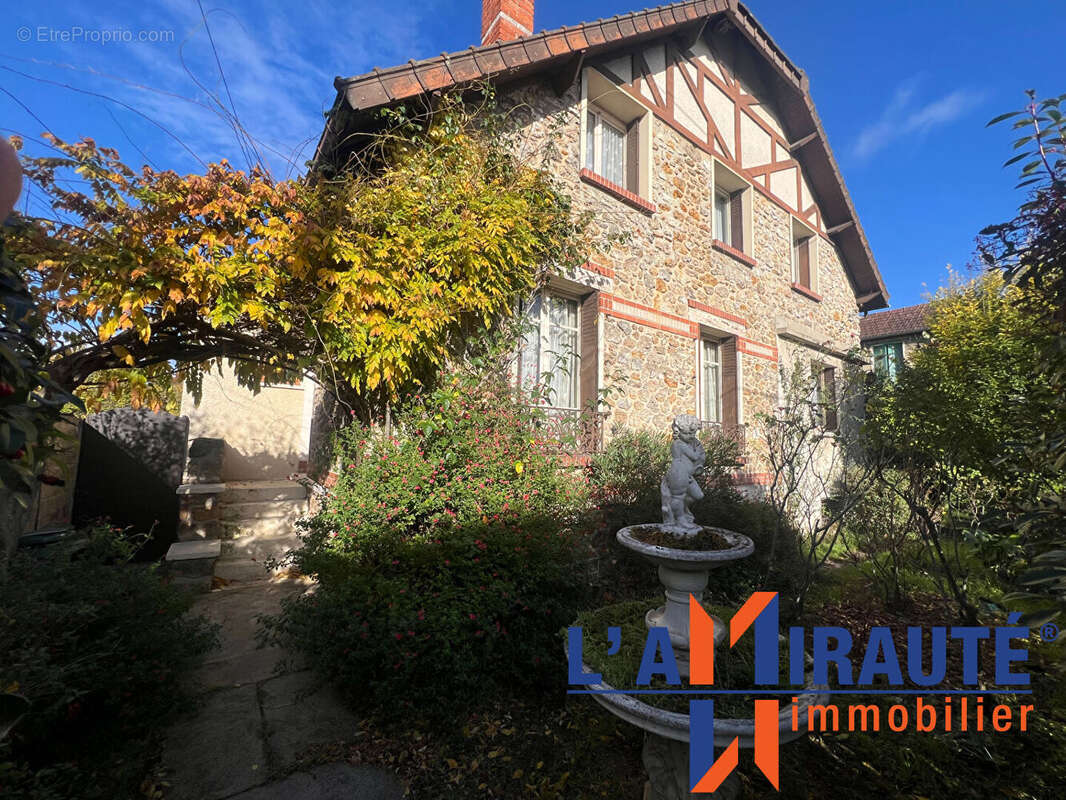 Maison à SARTROUVILLE