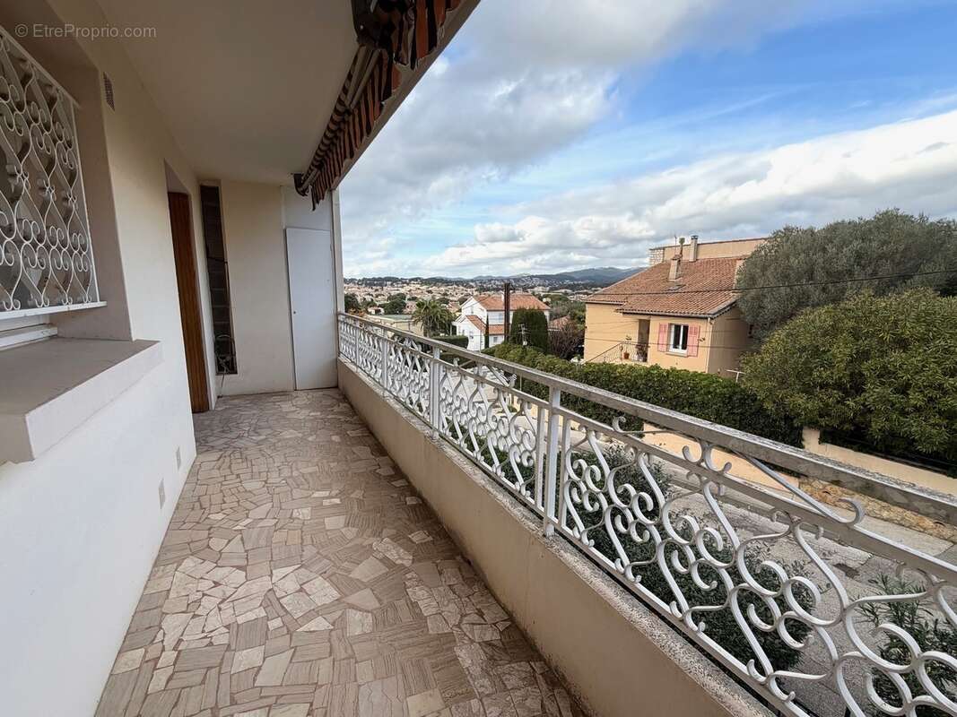 Appartement à SIX-FOURS-LES-PLAGES