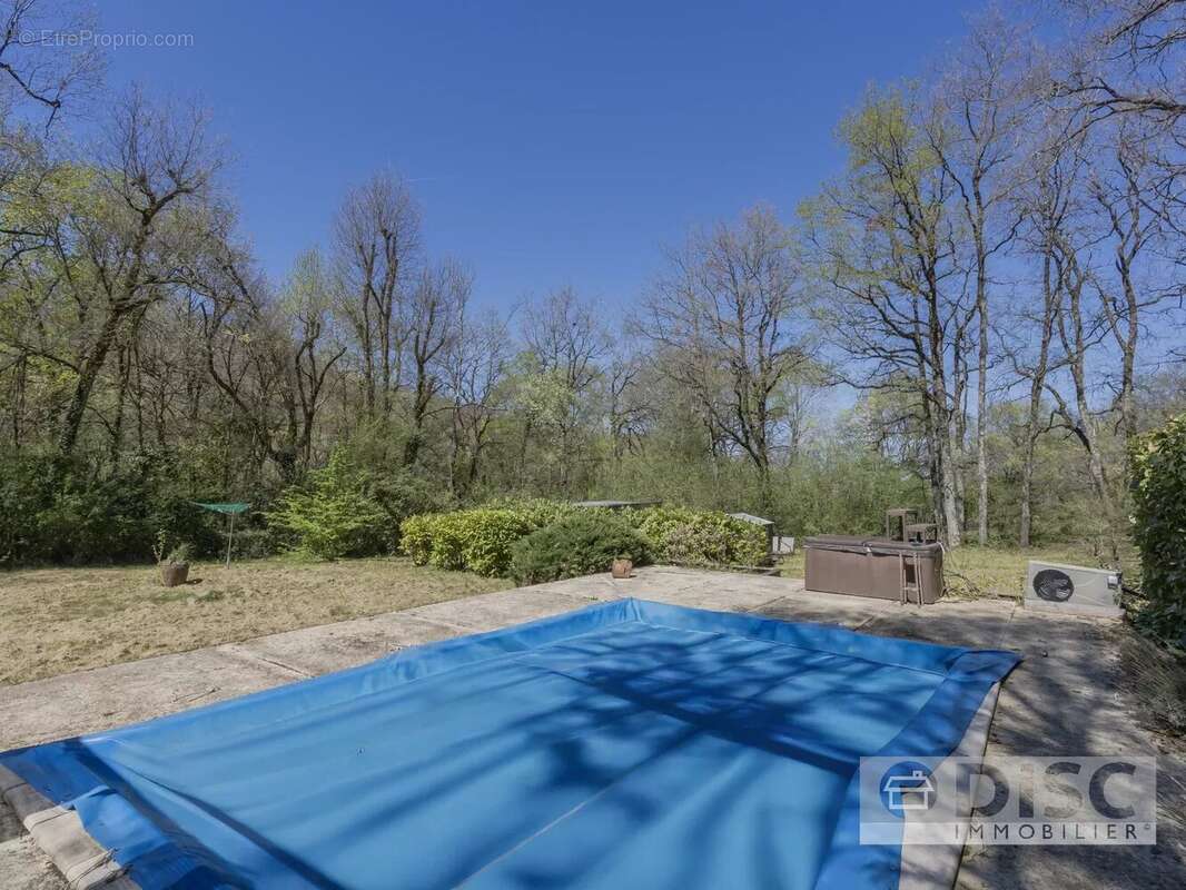 Maison à ROUSSAYROLLES