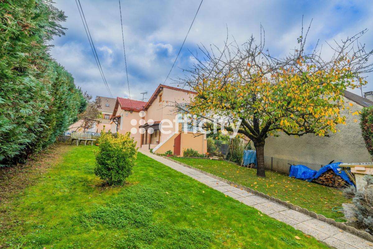 Maison à GOUSSAINVILLE