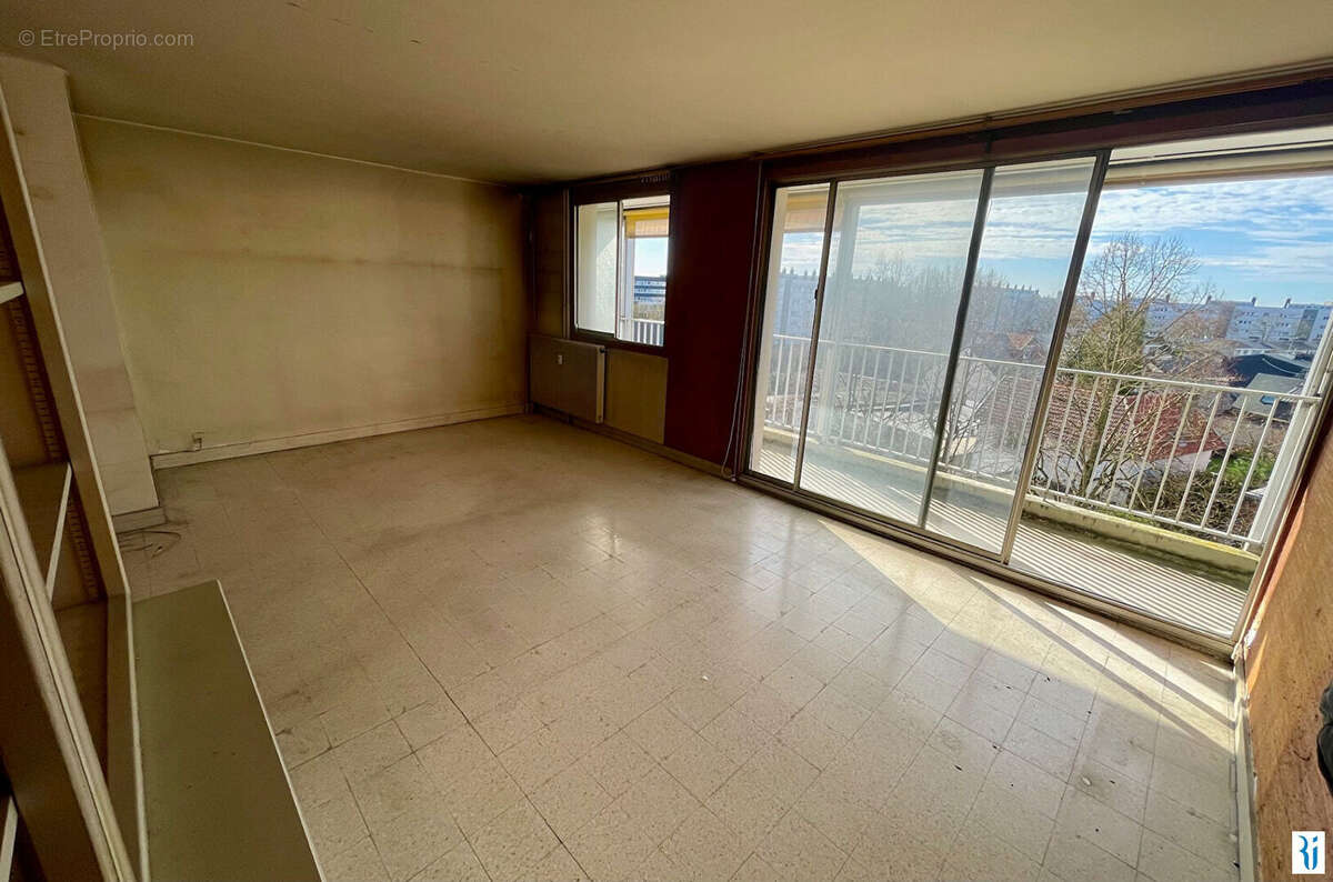 Appartement à MONT-SAINT-AIGNAN