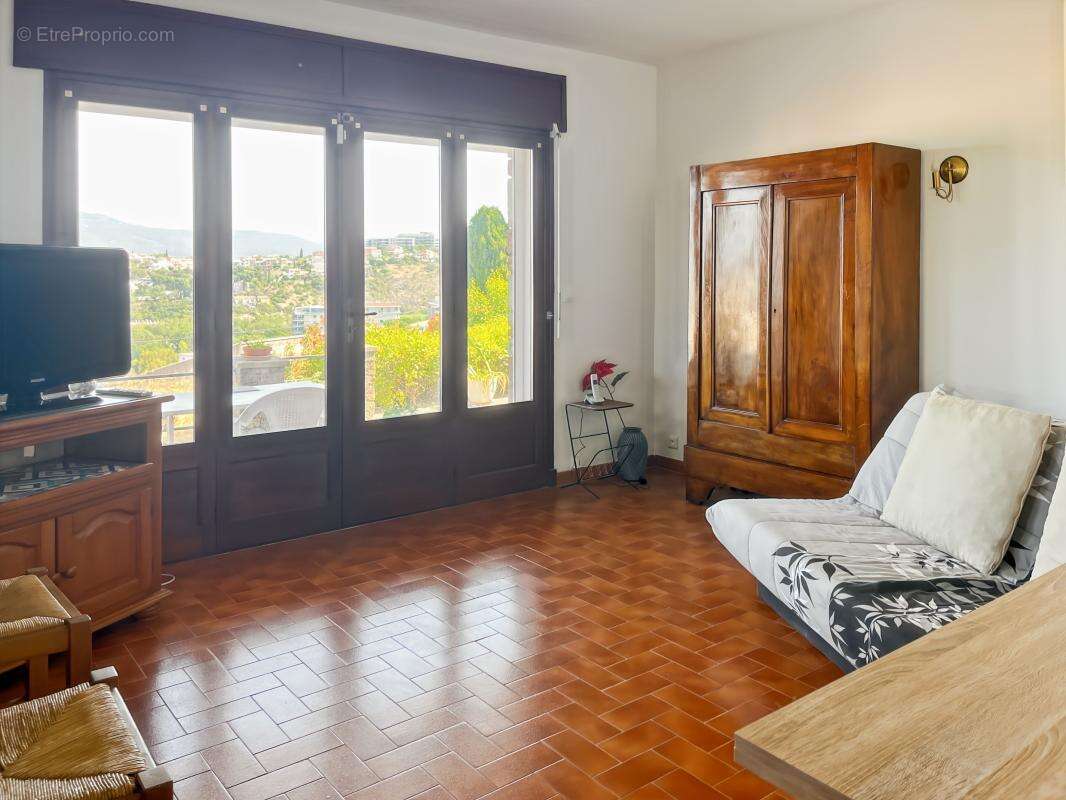 Maison À Vendre composée de 2 appartements (3 et 4 pièces) - photo 13