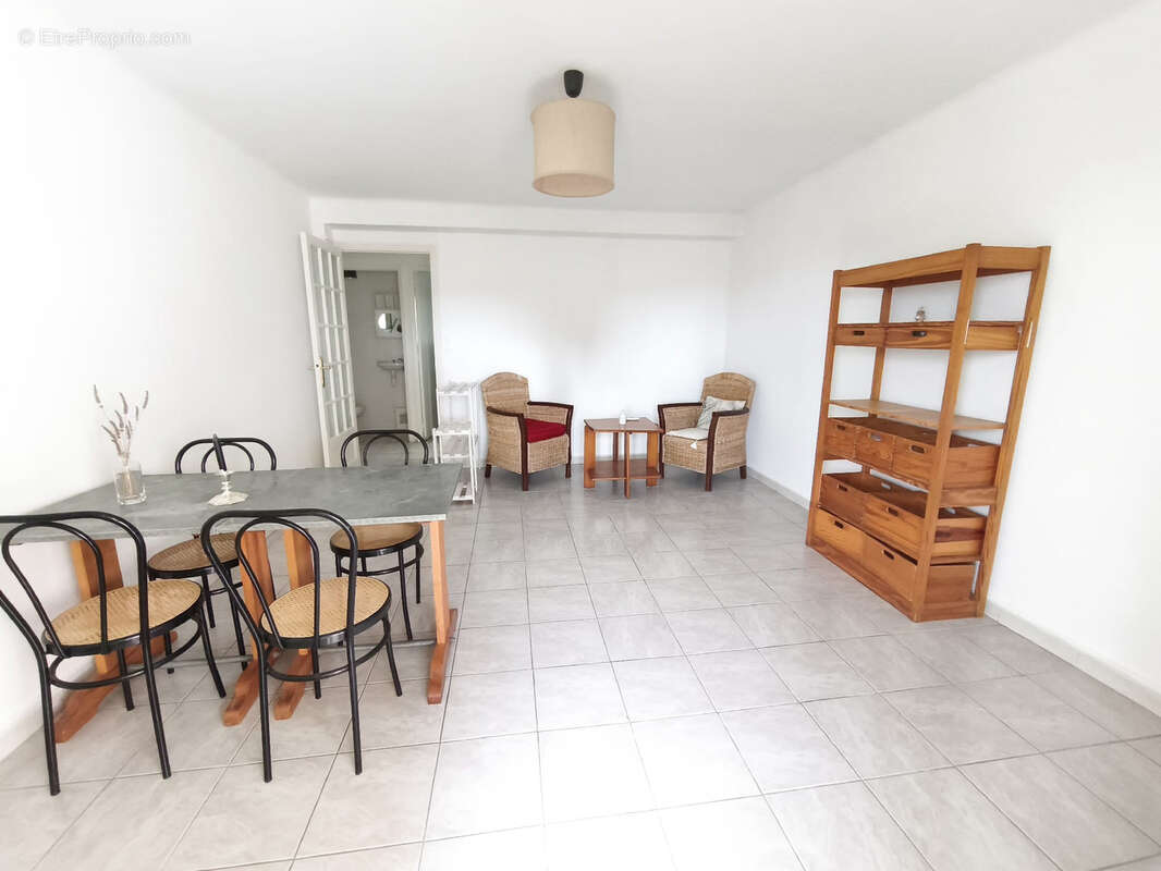 Appartement à SIX-FOURS-LES-PLAGES
