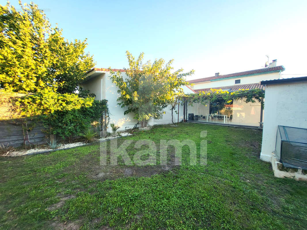 Maison à VILLENAVE-D&#039;ORNON