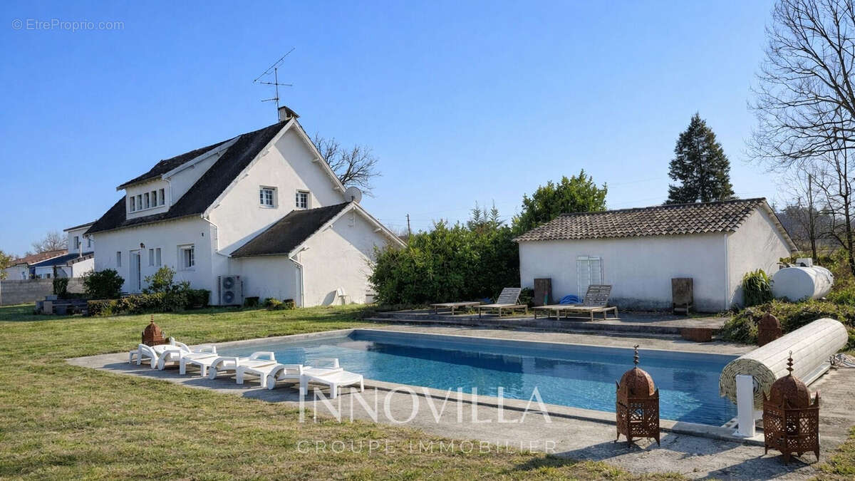Maison à LAPEYROUSE-FOSSAT